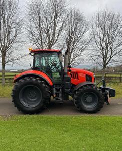 Compre un Tractor Kubota 4x4 Usado en Buen Estado, con Transmisión de Engranajes, Cabina Cerrada, Tractor Agrícola Usado, Tractores Agrícolas Kubota Usados en EE. UU. - Product Image 2