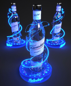Exhibidor de Vino Moderno de Acrílico con Iluminación LED Personalizado para Exhibir Botellas de Vino en Bares, Eventos y Comercios - Product Image 1
