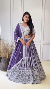 Hermosa ropa de boda Lehenga Choli con hilo y trabajo de secuencia - Product Image 4