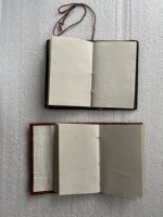 Journaux brodés recouverts de tissu de soie recyclée sur mesure Textiles et produits en cuir écologiques