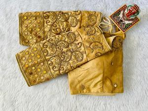 Choli de seda morado con bordado Zari dorado, traje tradicional indio para bodas, para mujeres - Product Image 2