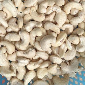 Vietnam Factory Cashew <b>Nuts</b> In Vietnam Cashew <b>Nuts</b> Commercial Quality Cashew <b>Nut</b> <b>Kernel</b> Ww320 Ww240 Customer OEM ODM Requirement - Product Image 1