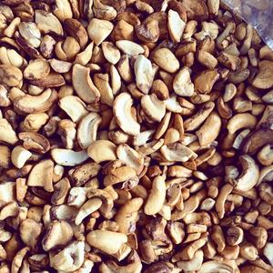 La part des noix de cajou hachées, des noix de cajou brisées, des noix de cajou brutes Akina - Product Image 5