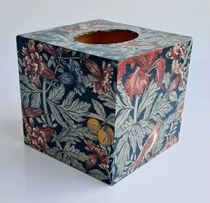 Caja de pañuelos hecha a mano azul con diseño de arte tribal blanco Ideal para la decoración de la oficina en el hogar y el coche con uso de almacenamiento multiusos - Product Image 3