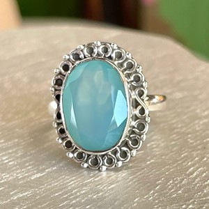 Calcédoine bleue naturelle brillante pierre précieuse taillée à facettes solide 925 bague en argent Sterling faite à la main en gros bijoux en vrac fins - Product Image 1