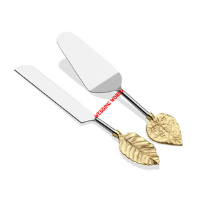 Serveur de gâteau en métal au design personnalisé couteau à gâteau fait à la main de qualité supérieure classique élégant vente en gros nouveau serveur de gâteau - Product Image 1