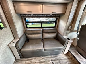 Used 2024 T-h-o-r V-e-g-a-s 24.1 trailer ready for sale - Product Image 5