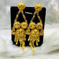 Ensemble de collier de mariée élégant pour femme en laiton plaqué or 24 carats, motif floral, avec boucles d'oreilles et bague assorties, coffret de mariage traditionnel et tendance