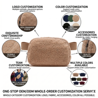 Sac banane fonctionnel en sherpa beige, confortable en polaire, avec boucle à dégagement rapide, adorable sac bandoulière pour les parcs d'attractions et les voyages