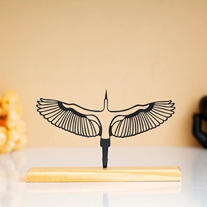 Escultura de Mesa de Alambre Metálico Negro Premium con Base de Madera, Adorno Decorativo Contemporáneo para Escritorio o Estante, Venta al por Mayor desde India - Product Image 3