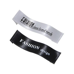 Vêtements de haute qualité, étiquette tissée en satin noir personnalisée, accessoires de vêtements de marque en gros - Product Image 4