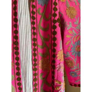 Chaqueta de Cuero Tribal Suzani para Mujer, Estilo Boho Oversize, Color Rosa Salvia, Reversible, Acolchada y Bordada, Talla XL para Primavera - Product Image 5