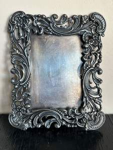 Cadre photo en métal élégant pour des idées de mur d'art avec une touche moderne, parfait pour des thèmes de décoration créatifs - Product Image 4