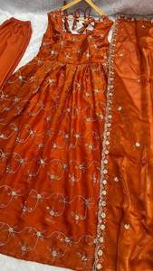 ชุดผ้าไหมซาลวาร์คอเมซปักลายหรูหราพร้อม dupatta และปาร์ตี้ล่างและงานแต่งงานสไตล์บอลลีวูด - Product Image 4