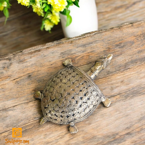 Tortue en laiton oxydé avec sculptures en spirale-porte-bonheur artisanal pour la décoration intérieure au prix d'usine en gros bon marché - Product Image 1