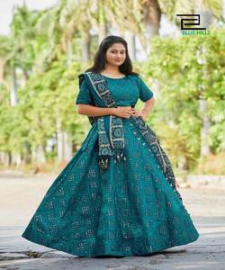 Prix de gros sur la mode Georgette broderie à volants travail Lehenga Choli Dupatta ethnique fête porter vêtement robe tissu - Product Image 1