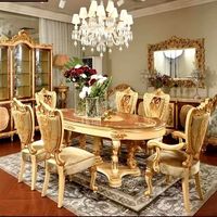 Ensemble table et chaises de luxe en bois de qualité supérieure pour les grandes maisons offrant un confort luxueux et une belle esthétique intemporelle