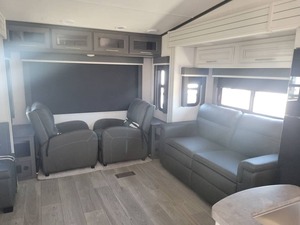 Producto en Oferta: Nuevo y Cómodo K-e-y-s-t-o-n-e C-o-u-g-a-r 27SGS 2025, Listo para la Venta - Product Image 4