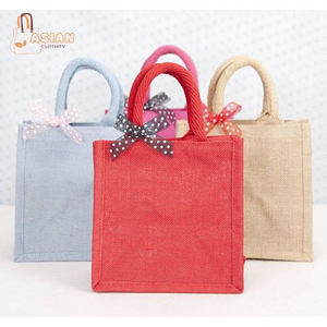 ถุงของขวัญผ้ากระสอบคุณภาพพรีเมียม เป็นมิตรกับสิ่งแวดล้อม ลายการ์ตูน แบรนด์ตามสั่ง วัสดุผ้าคุณภาพดี คุ้มค่า ประหยัด คุ้มค่าสำหรับการช้อปปิ้ง - Product Image 1