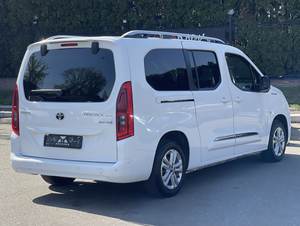 <span class=keywords><strong>Toyota</strong></span> Verso <span class=keywords><strong>PROACE</strong></span> <span class=keywords><strong>CITY</strong></span> 2022 Usato in Buone Condizioni, Furgone Elettrico MPV 7 Posti, Guida a Sinistra |   Basso Chilometraggio |   Spedizione in tutto il mondo con garanzia - Product Image 4