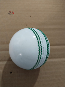 Balle de cricket en cuir de haute qualité cousue à la main pour balle d'entraînement dur pakistan - Product Image 5