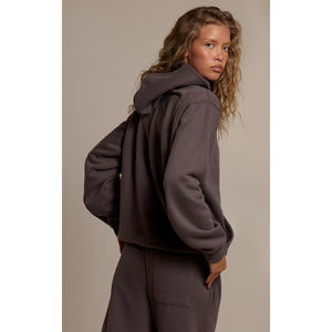 เสื้อฮู้ดดี้ผู้หญิงไซส์ใหญ่ 450GSM พรีเมียม สไตล์ลำลองแนวสตรีท เนื้อผ้านุ่ม สั่งทำ OEM แบรนด์ส่วนตัวสำหรับผู้หญิง - Product Image 4