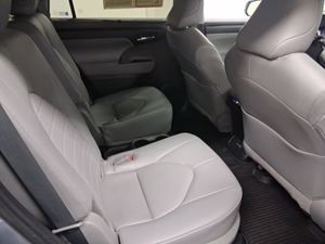 2023 T-oyota Highlander Híbrido XLE AWD - Product Image 2