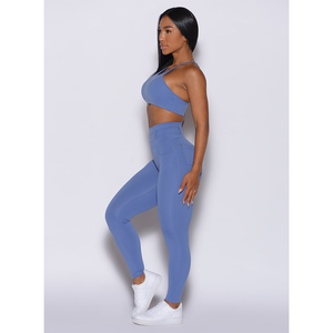Respirant personnalisé Denim bleu pêche bas Leggings avec poches arrière taille haute et vêtements actifs mode Gym Leggings pour les femmes - Product Image 3