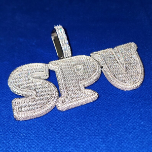 Collar con Colgante de Nombre Personalizado Starspire Jewels, Plata 925 con Moissanita, Diseño de Letra Personalizado con Aspecto de Diamante Completamente Engastado, Lujoso - Product Image 1
