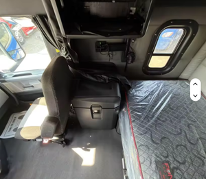 Camion semi-remorque Cascadia 126 Sleeper 2021 d'occasion - Toit surélevé, 455 CV, 12 vitesses Dt12 - Product Image 3