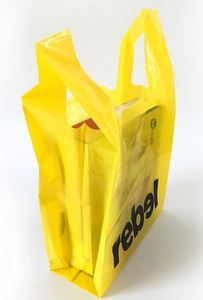 Offre spéciale Poignées en plastique personnalisées Sacs à provisions cadeaux Sac de t-shirt avec logos - Product Image 3