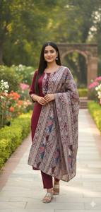 Rayonne flammée Kurti pantalon Dupatta ensemble pour tenue décontractée et de fête Style moderne tissu doux coupe confortable gamme économique toutes les saisons - Product Image 4