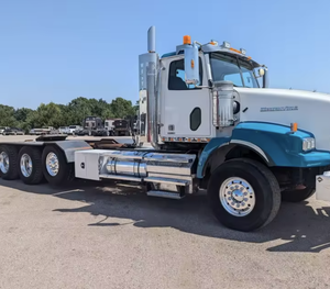 El mejor!! EL MEJOR MODELO LIMPIO DE 2022: Camión Western Star 4900 de Cabina Doble con Tres Ejes - Transmisión Manual de 18 Velocidades, LISTO PARA USAR - Product Image 2