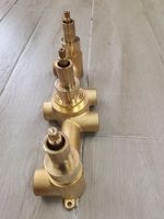 Kit de Robinetterie de Douche 3 Voies en Laiton Brut de Qualité Supérieure pour Hôtels, Appartements, Projets, Maisons, Villas Familiales, Suites et Bureaux