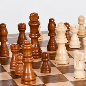 Jeu d'échecs en bois, plateau de jeu pliable, pièces en bois magnétiques, jeu d'échecs classique de voyage, cadeau pour apprendre et jouer en famille - Product Image 4