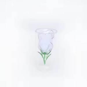 La artesanía de un copa de vino de cristal refleja la atención a la calidad y mejora los rituales y tradiciones del vino. - Product Image 3