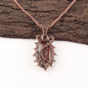 Collier pendentif en jaspe rouge taillé ovale, plaqué argent, enroulé de fil de cuivre, pour les occasions spéciales, bijoux raffinés - Product Image 1