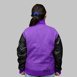 Chaqueta universitaria personalizada para mujer al por mayor, chaqueta de alta calidad con diseño universitario y mangas de piel auténtica, chaqueta con revestimiento a prueba de viento - Product Image 5