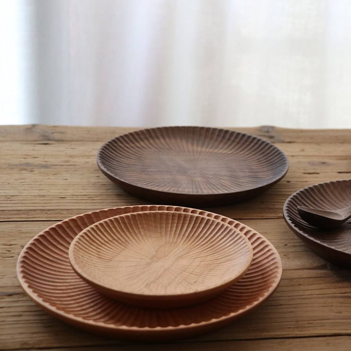 สีน้ำตาลเข้ม