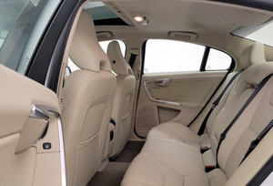 OFFRE SPÉCIALE V O L V O S60 2015 D'OCCASION (LHD/RHD) - Product Image 2