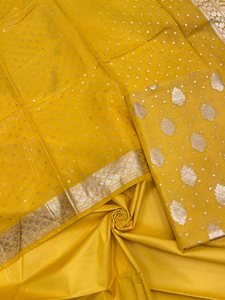 Elegante Traje Tradicional Banarasi de Seda Mercerizada para Mujer, Conjunto de Kurti de 3 Piezas Sin Costuras, Perfecto para Fiestas, Festivales y Uso Casual - Product Image 6