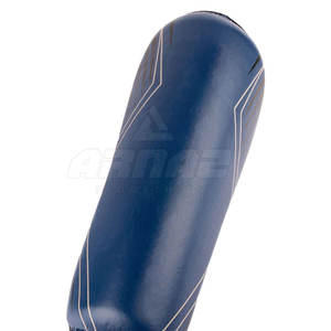 Protège-tibias de boxe léger et confortable avec rembourrage durable et maintien sécurisé - Product Image 4