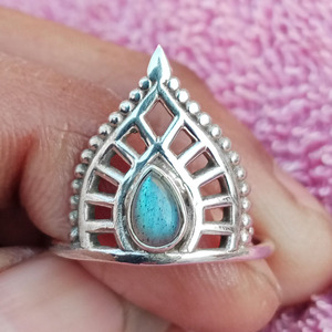 Anillo de piedras preciosas de labradorita al por mayor de Plata de Ley 925 hecho a mano indio para niñas y mujeres para cumpleaños y bodas - Product Image 2
