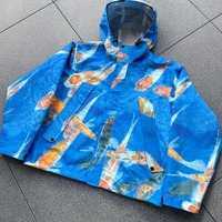 Jaket Windbreaker Anti Air 10000mm untuk Ski, Hiking, Berkuda, dan Aktivitas Luar Ruangan Lainnya dengan Motif Fish Spray Printing, Model Boxy Fit