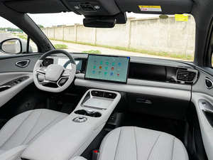 Sealion 06 DM-i Sedán con Tracción en las Cuatro Ruedas y Batería de Litio, Edición Pilot Plus 2025, Asientos de Cuero R18, HUD, Conducción Inteligente - Product Image 5