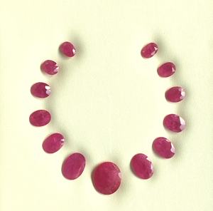 Diseño de piedra de corte facetado ovalado de rubí Mozambique de 96,75 quilates calentado para fabricación de joyas finas piedras preciosas naturales - Product Image 1