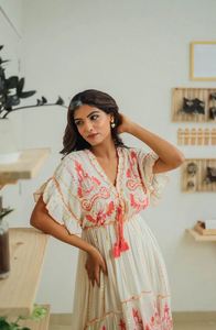 Vestido de manga corta con cuello en V, línea A, bordado, cintura alta, largo hasta la rodilla, estilo retro para mujer, venta al por mayor - Product Image 4