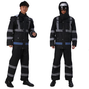 Traje de lluvia de último diseño Traje de lluvia de la mejor calidad Hecho en material de poliéster Traje de lluvia para uso al aire libre - Product Image 1