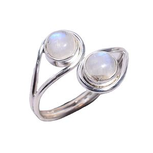 แหวนพลอยมูนสโตนสีเงินสเตอร์ลิงทำด้วยมือ925เครื่องประดับชั้นดีฝังหนามเตยสำหรับงานแต่งงานของผู้หญิง - Product Image 1