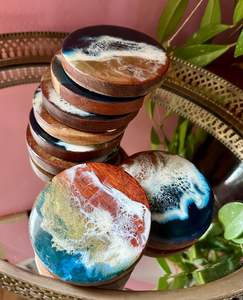 Posavasos de lujo personalizados para bebidas, posavasos de madera de resina epoxi de madera de nogal de resina perfecta para decoración del hogar, posavasos promocional - Product Image 6